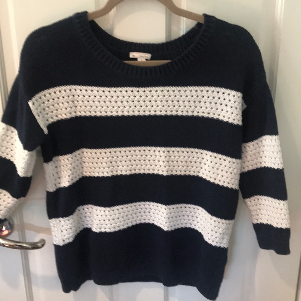 GAP women’s blue and white striped sweater